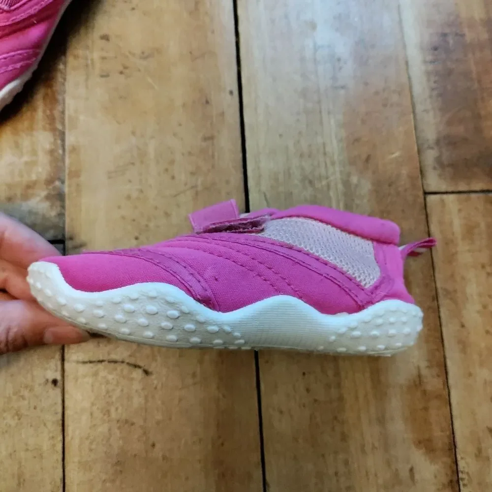 Koala kids size 6 water shoes girls pink summer vacation beach